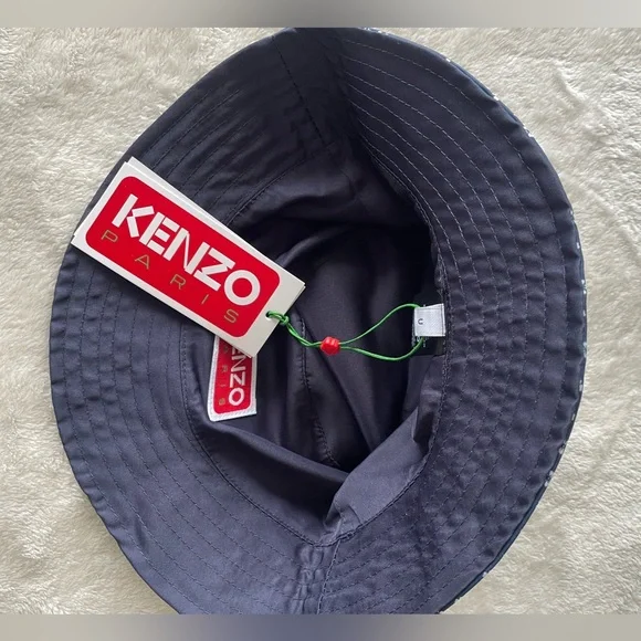 BNWT Kenzo Reversible Sakura Bucket Hat black